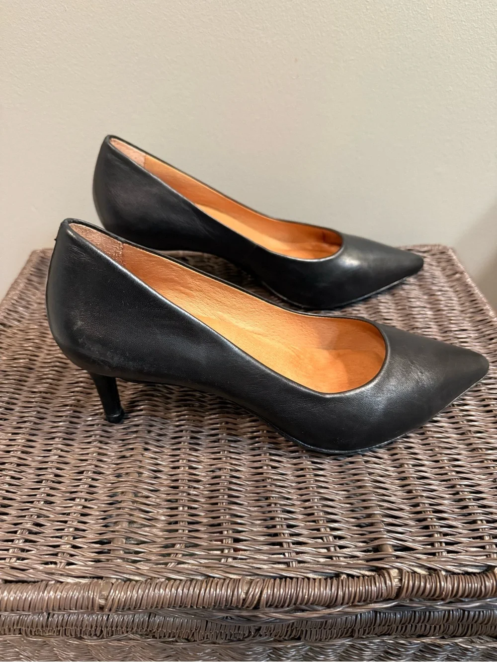 ANTONIO MELANI Black Pointed Leather Pumps